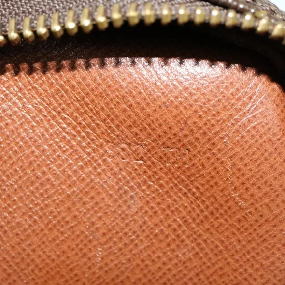 Louis Vuitton Marly Dragonne Clutch - Picture 14 of 17